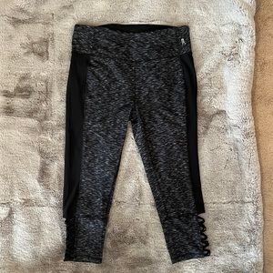 Xl rbx capris black grey with crisscross detail